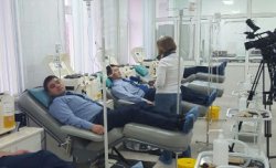 Оралдық сақшылар жаппай қан тапсырды (ФОТО)